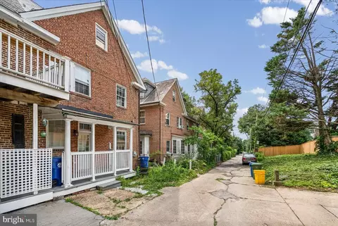 Exterior - 7 York Ct, Baltimore, MD 21218 photo 5 of 7