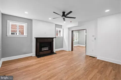 Living - 7 York Ct, Baltimore, MD 21218 photo 1 of 3