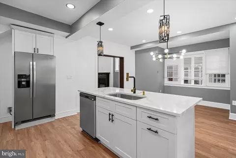 Kitchen - 7 York Ct, Baltimore, MD 21218 photo 2 of 4