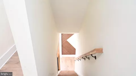Entry Way - 2918 E Cold Spring Ln, Baltimore, MD 21214 photo 13 of 18