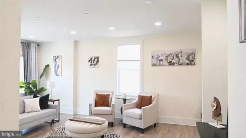 Entry Way - 2918 E Cold Spring Ln, Baltimore, MD 21214 photo 5 of 18