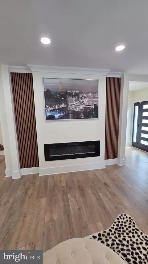 Entry Way - 2918 E Cold Spring Ln, Baltimore, MD 21214 photo 7 of 18