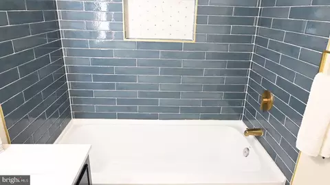 Bath - 2918 E Cold Spring Ln, Baltimore, MD 21214 photo 3 of 5