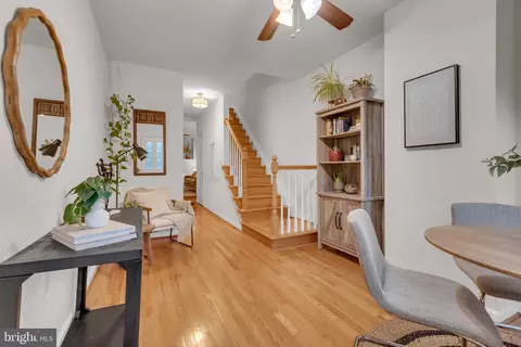 Entry Way - 923 S Decker Ave, Baltimore, MD 21224 photo 1 of 5