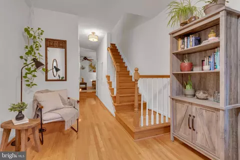 Entry Way - 923 S Decker Ave, Baltimore, MD 21224 photo 2 of 5