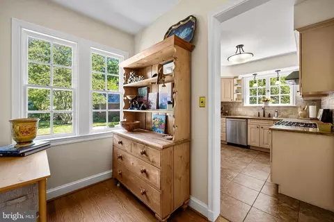 330 Broadmoor Rd, Baltimore, MD 21212 photo 8