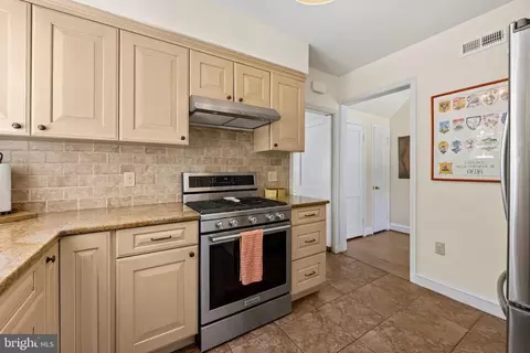 330 Broadmoor Rd, Baltimore, MD 21212 photo 12