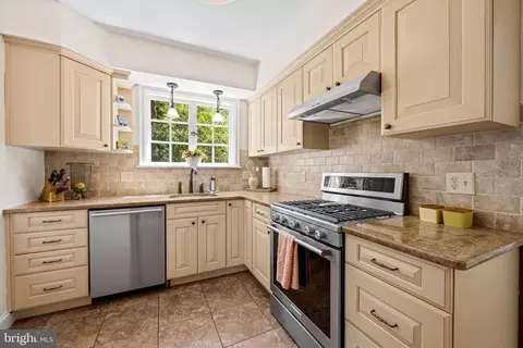 330 Broadmoor Rd, Baltimore, MD 21212 photo 10