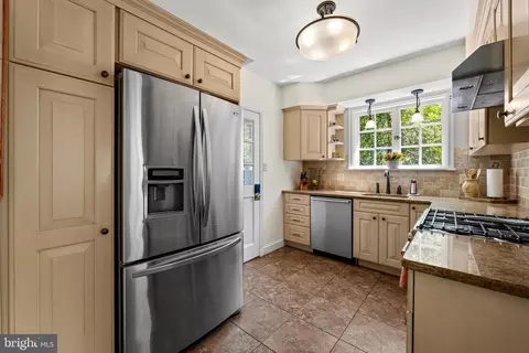 330 Broadmoor Rd, Baltimore, MD 21212 photo 11
