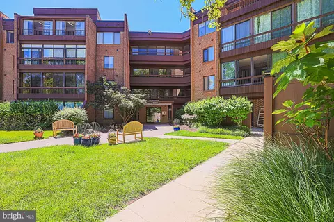 6300 Red Cedar Pl #204, Baltimore, MD 21209