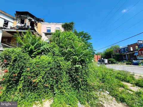 726 E 23rd St, Baltimore, MD 21218 photo 2