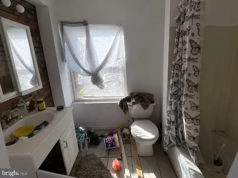 726 E 23rd St, Baltimore, MD 21218 photo 6
