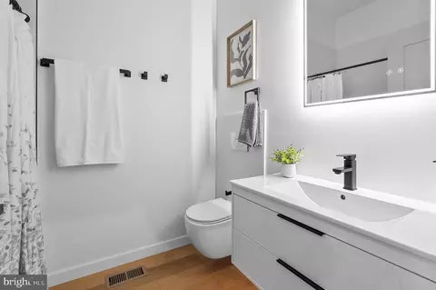 Bath - 3306 E Lombard St, Baltimore, MD 21224 photo 5 of 7