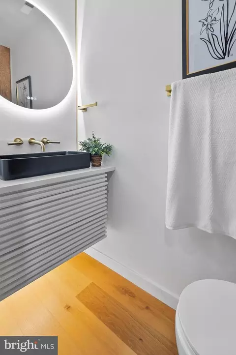 Bath - 3306 E Lombard St, Baltimore, MD 21224 photo 2 of 7