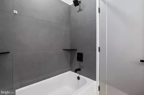 Bath - 3306 E Lombard St, Baltimore, MD 21224 photo 4 of 7