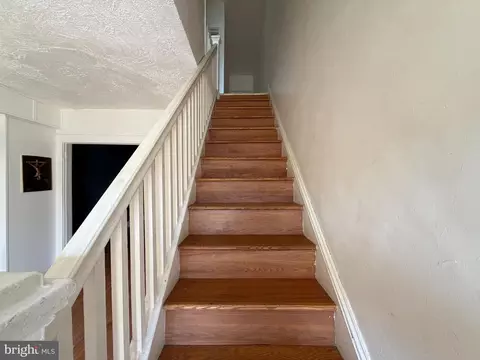 Entry Way - 4128 Eierman Ave, Baltimore, MD 21206 photo 2 of 6