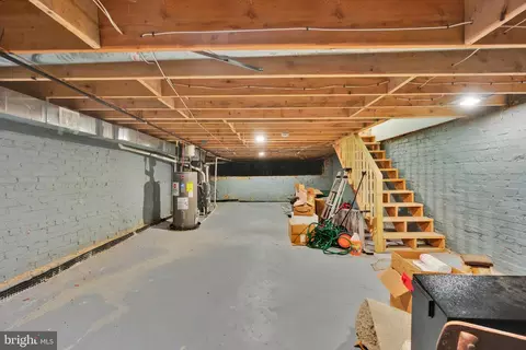 Entry Way - 624 W 33rd St, Baltimore, MD 21211 photo 7 of 7