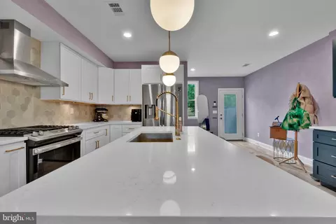Kitchen - 624 W 33rd St, Baltimore, MD 21211 photo 5 of 6