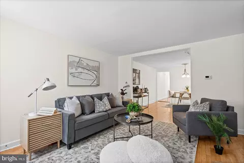 Living - 1504 William St, Baltimore, MD 21230 photo 2 of 2