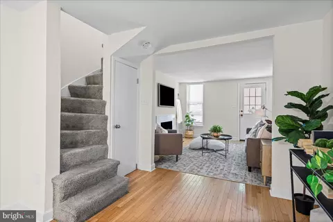 Entry Way - 1504 William St, Baltimore, MD 21230 photo 2 of 4