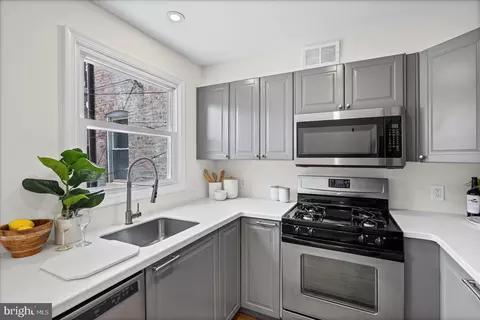 Kitchen - 1504 William St, Baltimore, MD 21230 photo 2 of 3