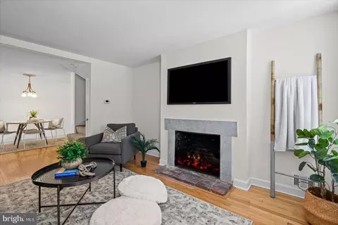 Living - 1504 William St, Baltimore, MD 21230 photo 1 of 2