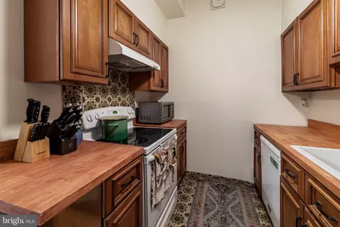 Kitchen - 1210 Eutaw Pl, Baltimore, MD 21217 photo 6 of 13