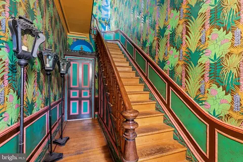 Entry Way - 1210 Eutaw Pl, Baltimore, MD 21217 photo 3 of 9