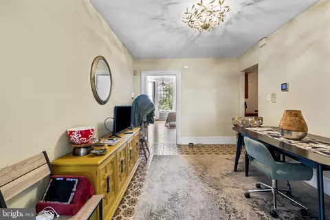 Entry Way - 1210 Eutaw Pl, Baltimore, MD 21217 photo 6 of 9