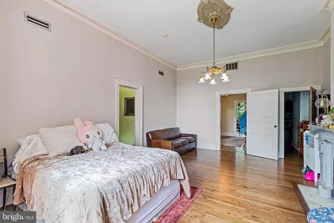 Bedroom - 1210 Eutaw Pl, Baltimore, MD 21217 photo 6 of 9