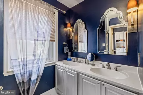 Bath - 1210 Eutaw Pl, Baltimore, MD 21217 photo 4 of 8