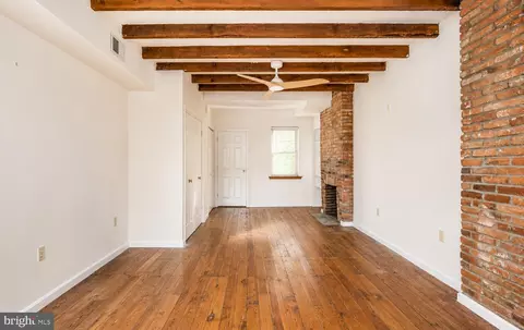Living - 115 E West St, Baltimore, MD 21230 photo 3 of 4