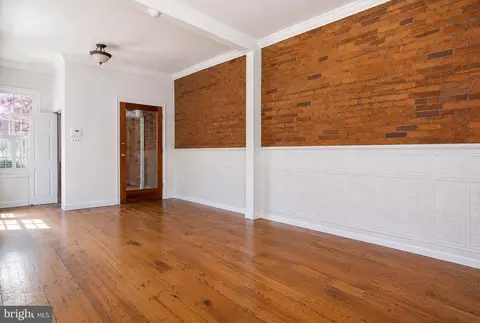 Living - 115 E West St, Baltimore, MD 21230 photo 1 of 4