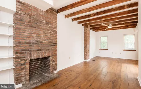 Living - 115 E West St, Baltimore, MD 21230 photo 4 of 4