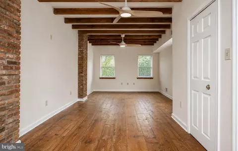 Living - 115 E West St, Baltimore, MD 21230 photo 2 of 4