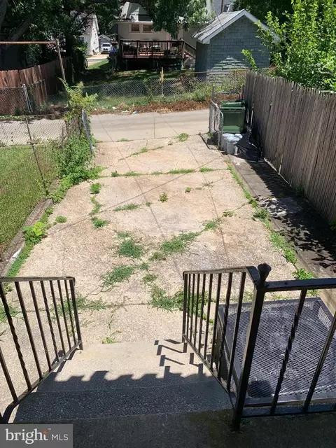 Exterior - 4320 Berger Ave, Baltimore, MD 21206 photo 3 of 4