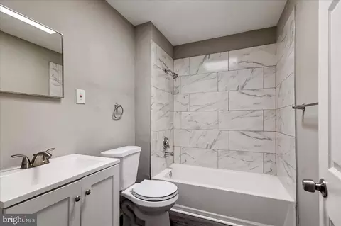 Bath - 4320 Berger Ave, Baltimore, MD 21206 photo 1 of 4