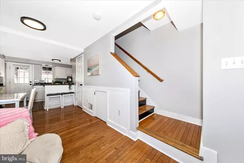 Entry Way - 922 S Decker Ave, Baltimore, MD 21224 photo 5 of 6
