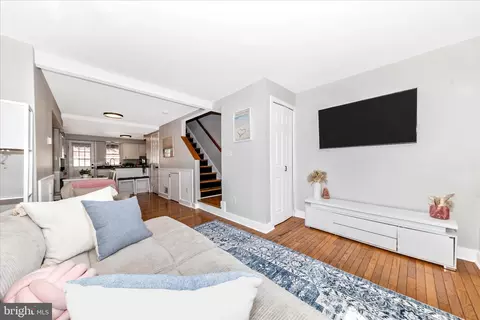 Entry Way - 922 S Decker Ave, Baltimore, MD 21224 photo 3 of 6