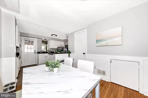 Dining - 922 S Decker Ave, Baltimore, MD 21224 photo 2 of 3