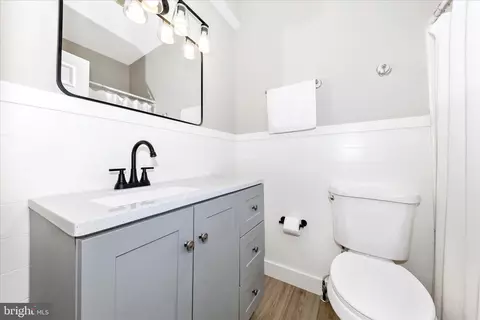 Bath - 922 S Decker Ave, Baltimore, MD 21224 photo 2 of 2