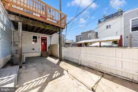 Exterior - 922 S Decker Ave, Baltimore, MD 21224 photo 5 of 10