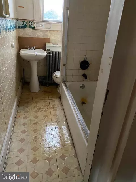 Bath - 747 E 36th St, Baltimore, MD 21218 photo 1 of 1