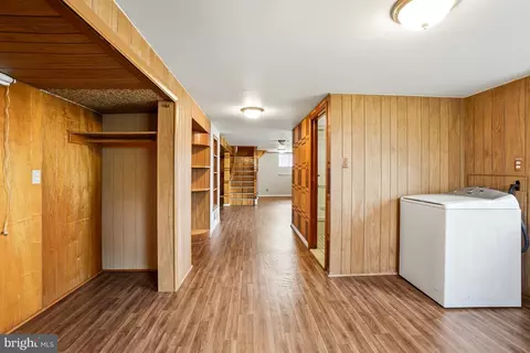 Entry Way - 6216 Mcclean Blvd, Baltimore, MD 21214 photo 3 of 3