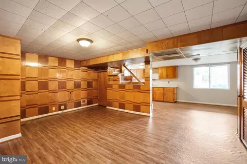 Living - 6216 Mcclean Blvd, Baltimore, MD 21214 photo 5 of 5