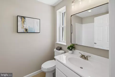 Bath - 733 E Preston St, Baltimore, MD 21202 photo 1 of 2