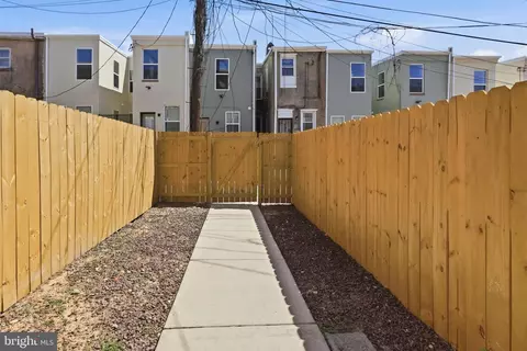 Exterior - 733 E Preston St, Baltimore, MD 21202 photo 2 of 3
