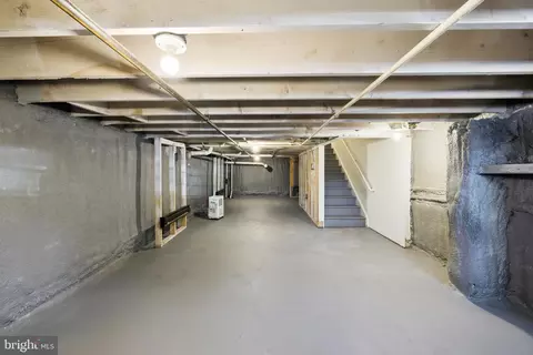 Entry Way - 733 E Preston St, Baltimore, MD 21202 photo 5 of 5