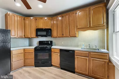 Kitchen - 608 E 33rd St, Baltimore, MD 21218 photo 2 of 3