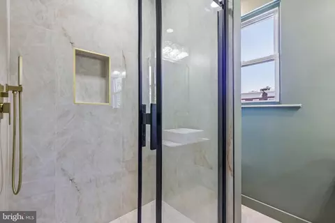 Bath - 761 E 36th St, Baltimore, MD 21218 photo 2 of 4